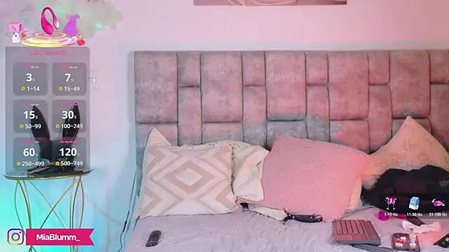 MiiaBlumm_'s Webcam Show