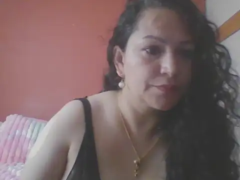 Hadehenao45 élő XXX-chatje