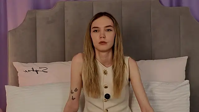 NikkiRyx Chat XXX in diretta