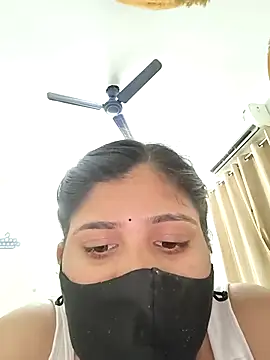 Busty_Priya Pertunjukan Webcam