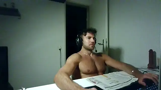 alpha-hunk élő XXX-chatje