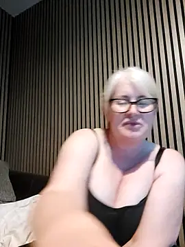 FlirtyFleur-x Webcamshow