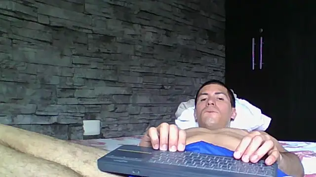 Sexylatin64 élő XXX-chatje