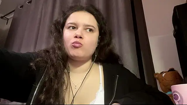 Show modela LonnaVandal na web-kameri