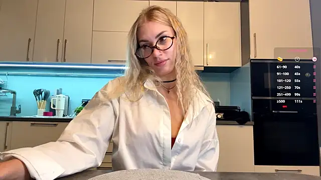 Chatroom XXX en direct de SoftnessMila