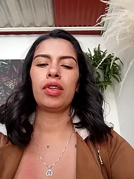 Nathaly_12 élő XXX-chatje