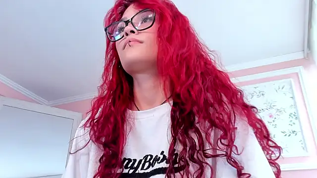 mae_lyra élő XXX-chatje