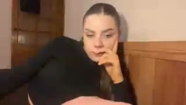 LeishaRocher élő XXX-chatje