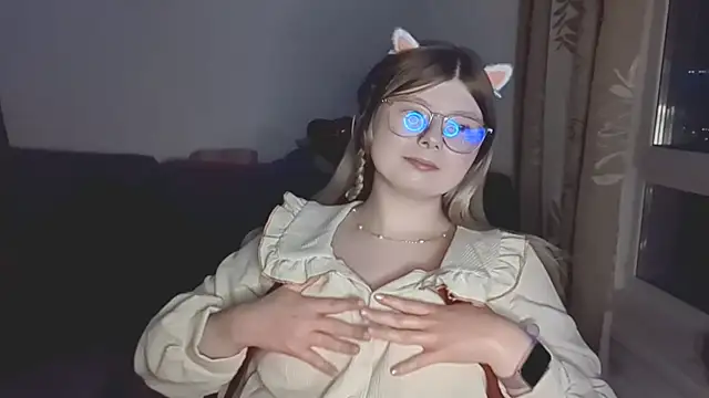 دردشة YukiBlush الجنسية المباشرة