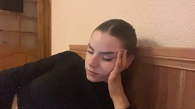 Chat +18 de LeishaRocher ao vivo