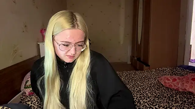 Sophia_Blonde webcam show