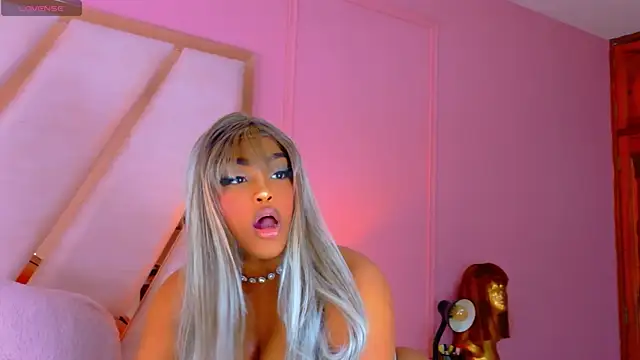 TiannahGlow 网络视讯表演