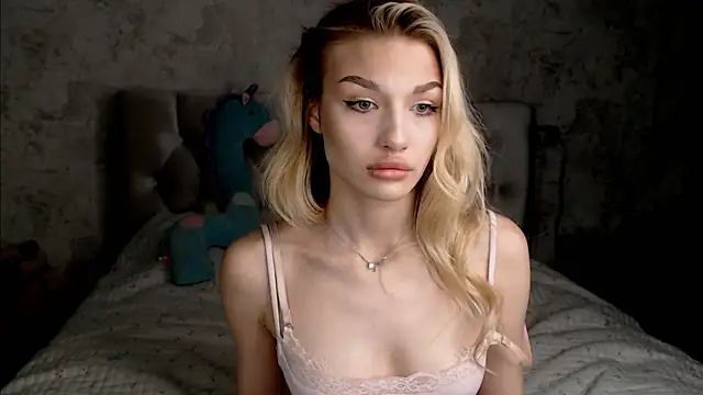 Ella_Milla 现场XXX聊天