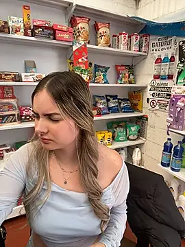 imlindapink Chat XXX live