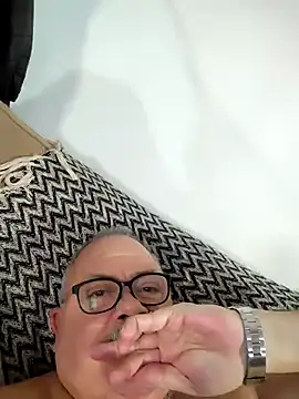 bylytom24 网络视讯表演