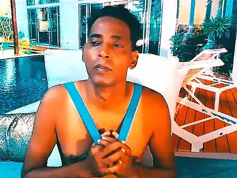 IndianHunk01 webkamerás műsora