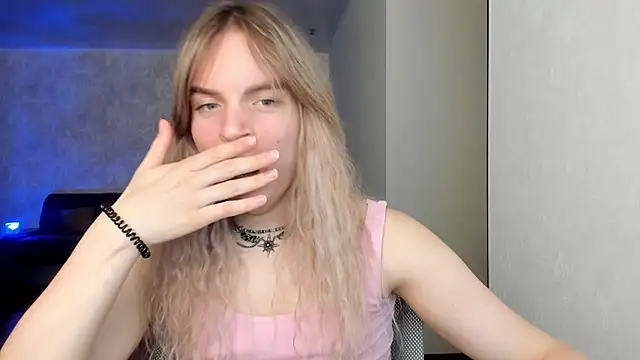 milliKira006n Webbikameraesitys