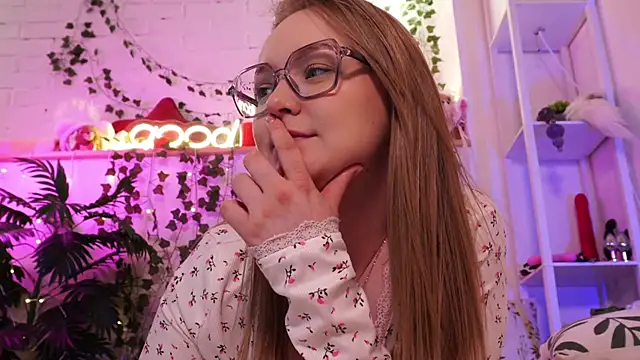 MonicaAsis Adlı Modelin Canlı XXX Sohbeti