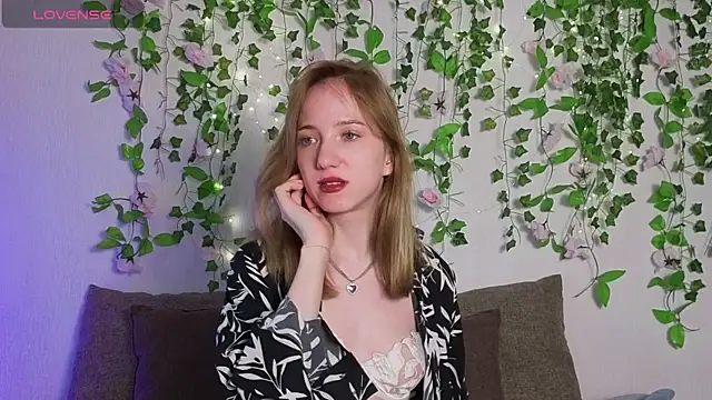 EmmaNovak's Live XXX Chat