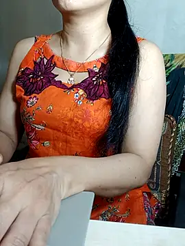 Chanchal--Navya: онлайн-секс-чат