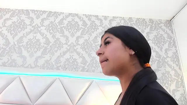 دردشة ScarletJons الجنسية المباشرة