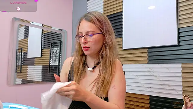 AmbeerWood_'s Live XXX Chat