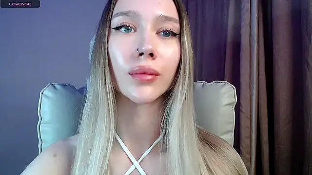 XXX chat uživo modela Des_ch