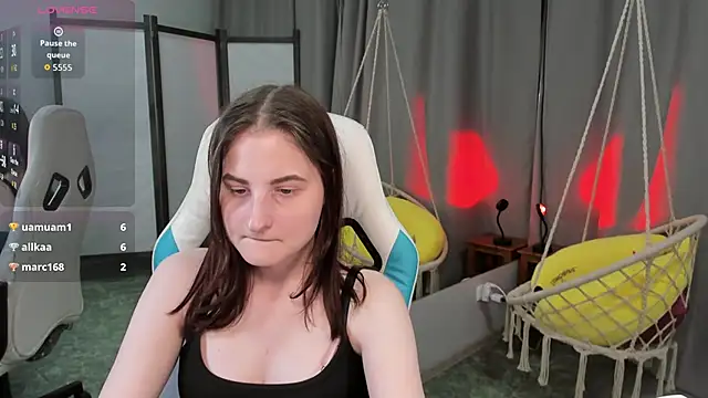 KiraDuvall Chat XXX in diretta