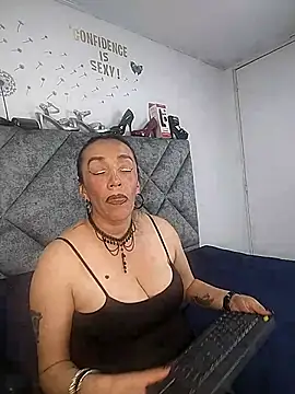 XXX chat uživo modela Shantey_Laurent
