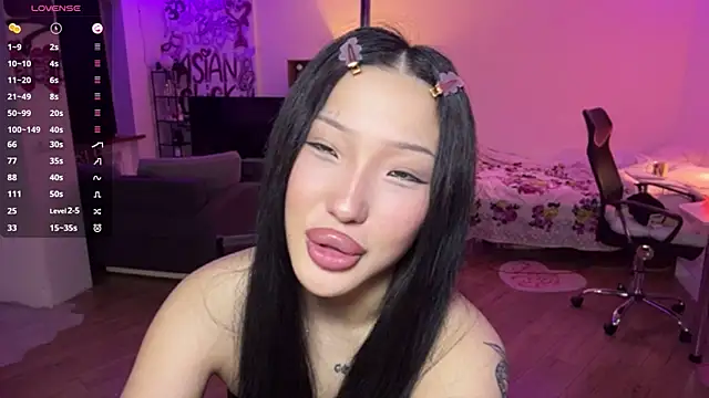 EIeniVanwart's Live XXX Chat