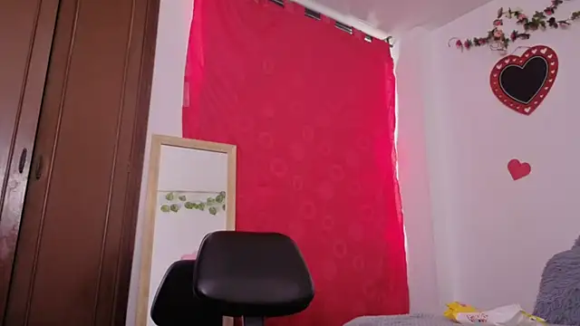 MiaCollinssx Live XXX Chat