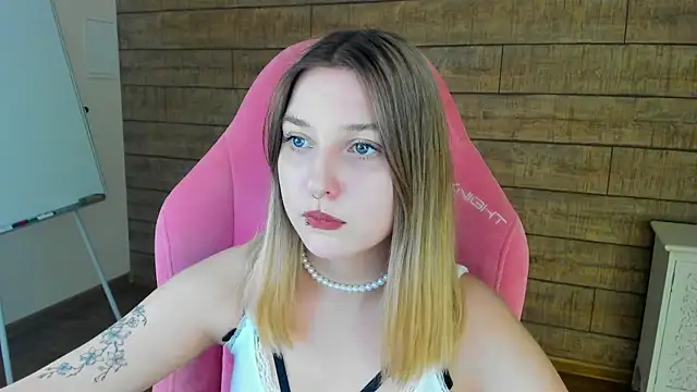 TinnaBurton's Live XXX Chat
