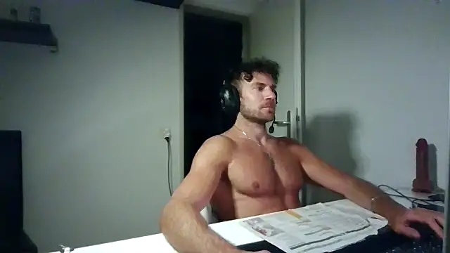 alpha-hunk Webcam Show