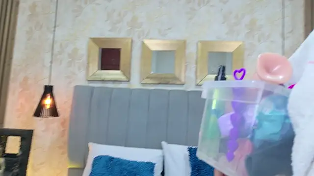 AnitaMore_ 网络视讯表演