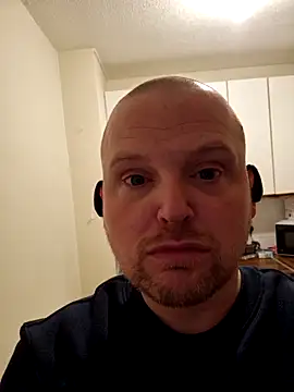 P4YNE webkamerás műsora