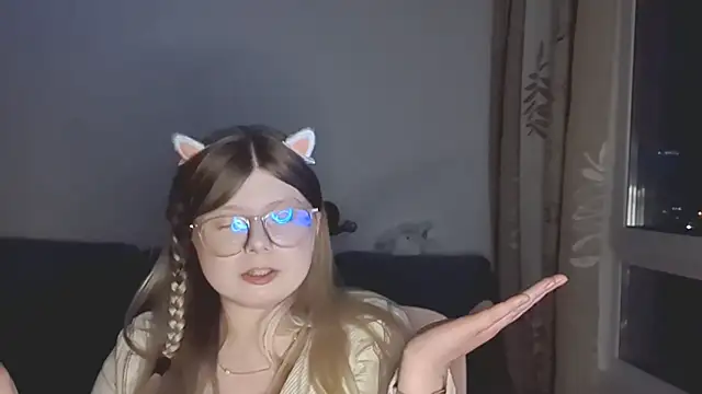 YukiBlush Adlı Modelin Canlı XXX Sohbeti