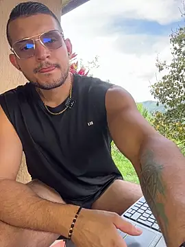 Marco_Vega 라이브 XXX 채팅