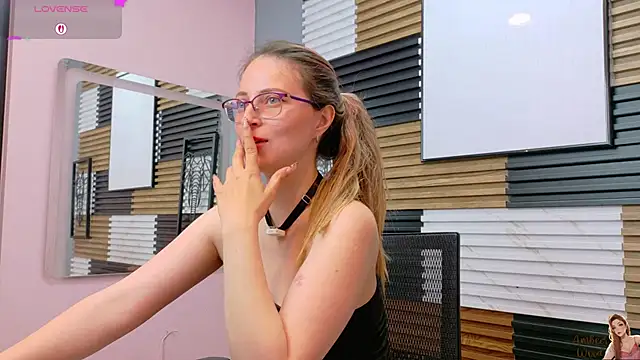 AmbeerWood_ Chat XXX live