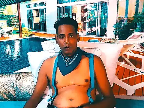 IndianHunk01 webkamerás műsora