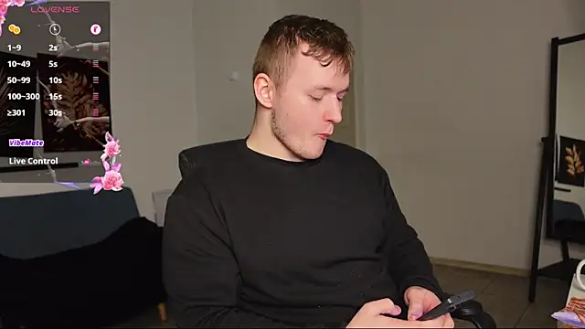 Richard_Dullas Show in webcam