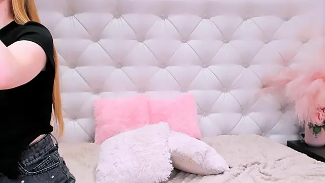 RheaSky's Live XXX Chat
