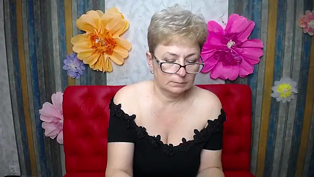 EmiliaGree: онлайн-секс-чат