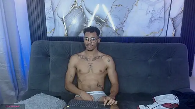 spiderlatin_ Pertunjukan Webcam