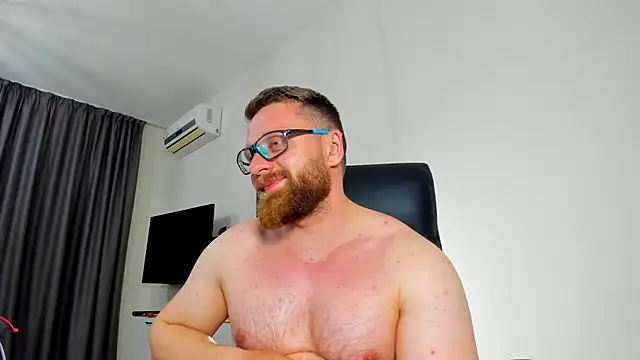 Show modela Findom_guy na web-kameri