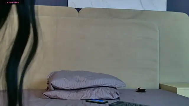 AlahyaStone's Live XXX Chat