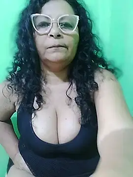 Amarantha25 élő XXX-chatje