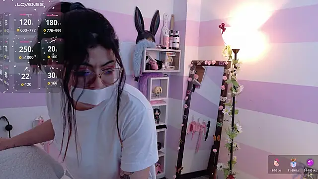 Catwhite_ élő XXX-chatje