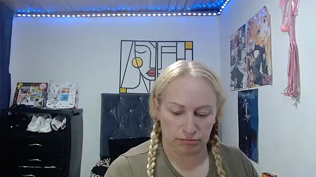 Chat +18 de emperabigbootybigass ao vivo