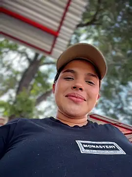 Chat +18 de Colibri_xxx ao vivo