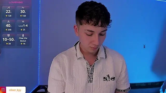 OLIVER_K webcam show